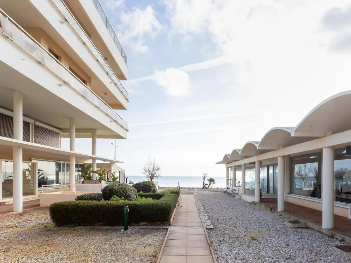 Studio Le Grand Large-4 By Interhome Le Lavandou France