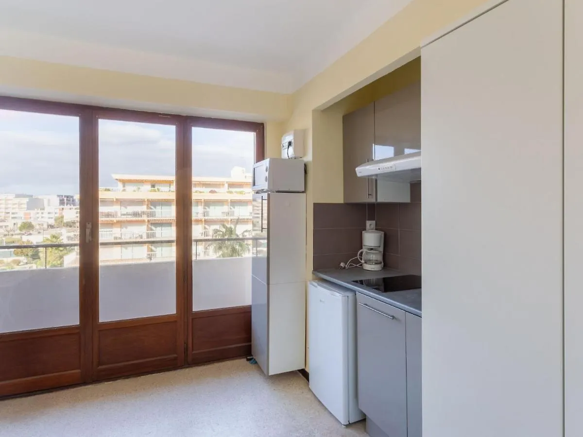 Studio Le Grand Large-4 By Interhome Le Lavandou