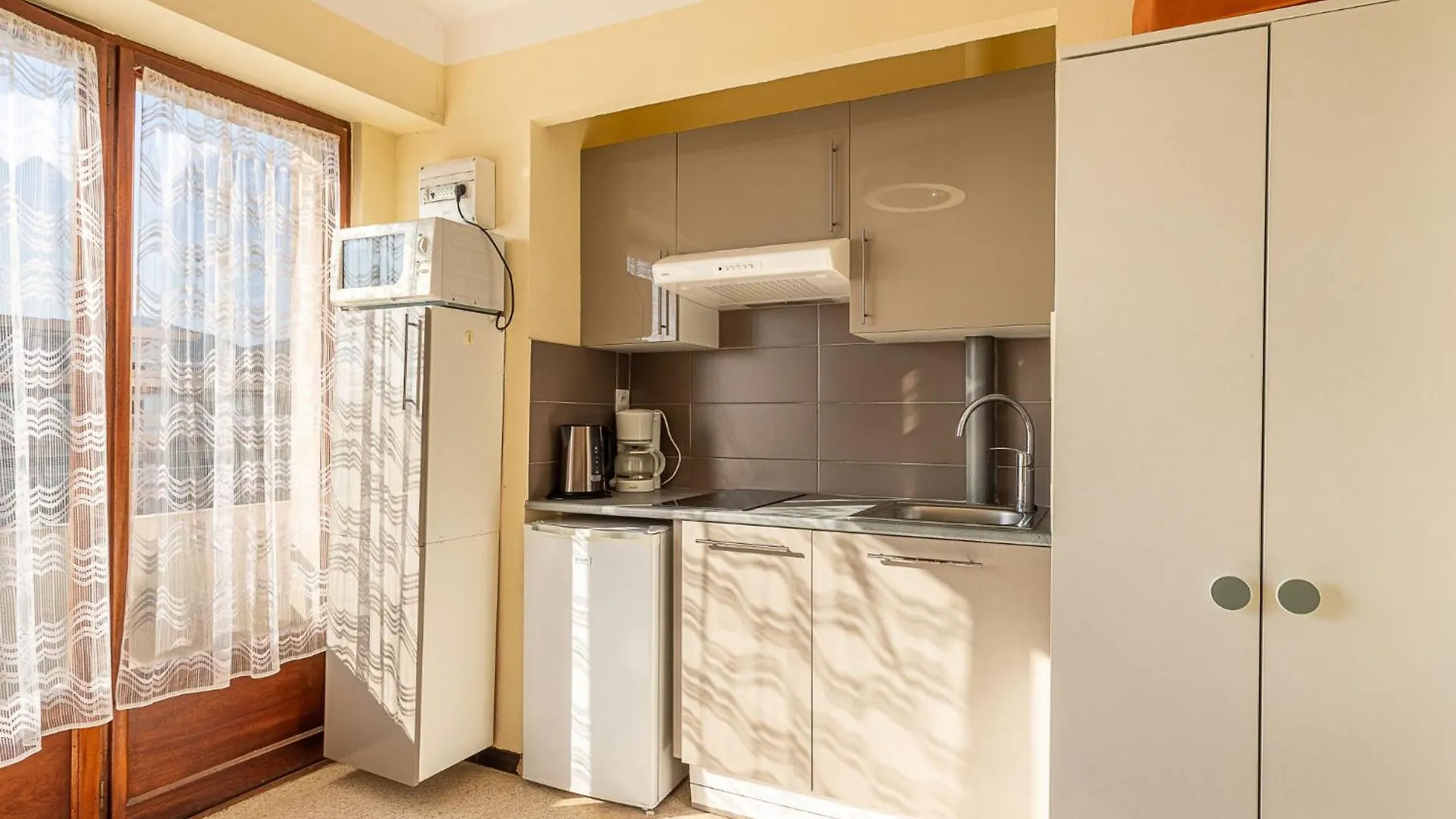 Studio Le Grand Large-4 By Interhome Le Lavandou Apartment