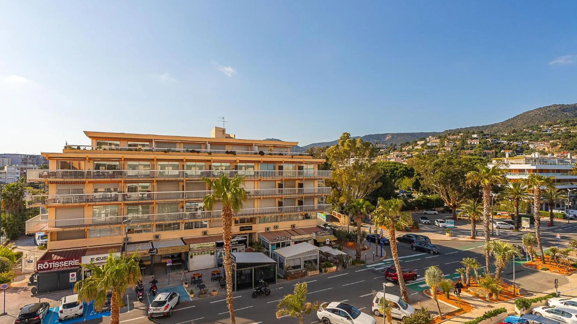 Apartment Studio Le Grand Large-4 By Interhome Le Lavandou