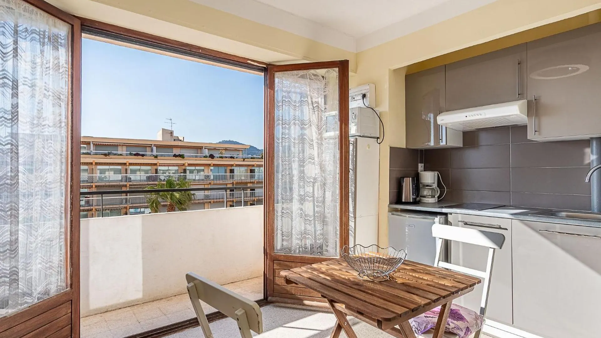 Studio Le Grand Large-4 By Interhome Le Lavandou 0*,